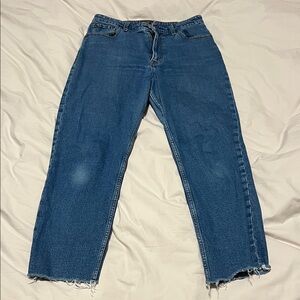 Abercrombie & Fitch Raw-Hem Ankle Crop Jeans in Blue